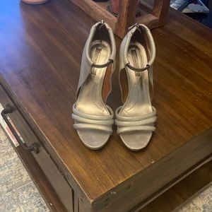 Beautiful shoes. Good condition.